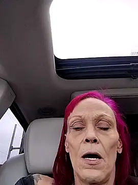 MommyMisfit's cam snapshot