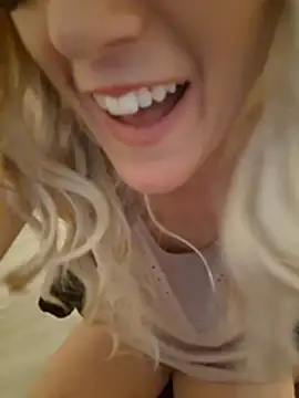 NaughtyCatgirl's cam snapshot