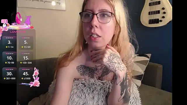 TattooedGirlDK live sex cam