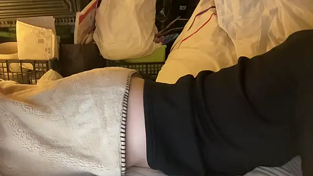 18yoteenvirgin's cam snapshot