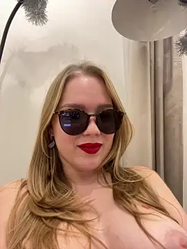 Little_Forest_ELF's cam snapshot