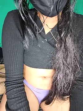 QWEEN7B's cam snapshot