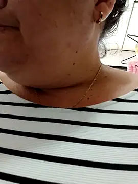 yaneth_'s cam snapshot