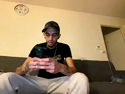 Rebeu313 live sex cam