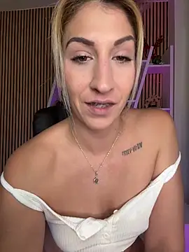 sofiah_ live sex cam