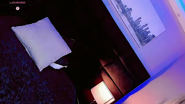 Nauthy_girl live sex cam