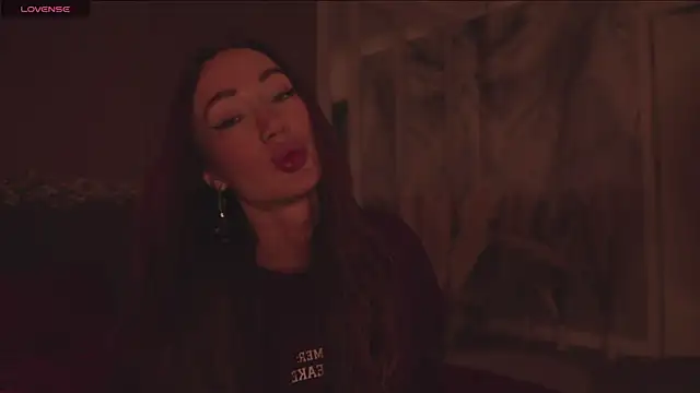 Serena_West_'s cam snapshot