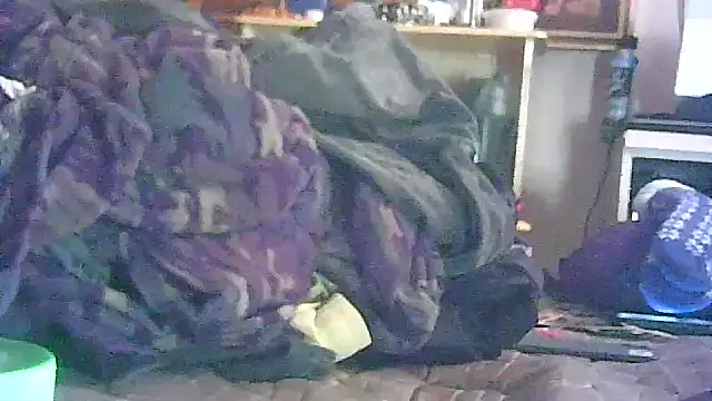 ON3YOULLN3VER_FIR3's cam snapshot