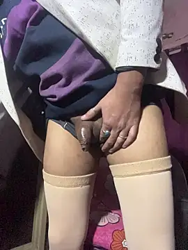 Saxymood1111's cam snapshot