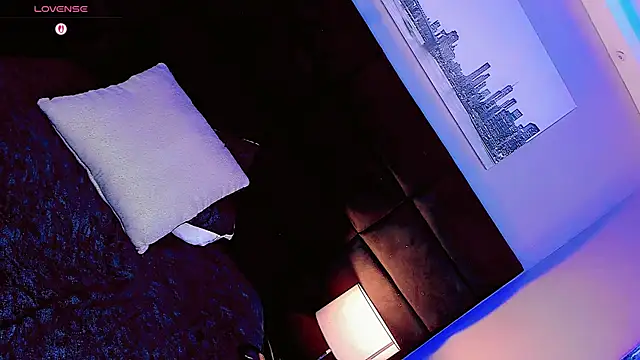 Nauthy_girl live sex cam