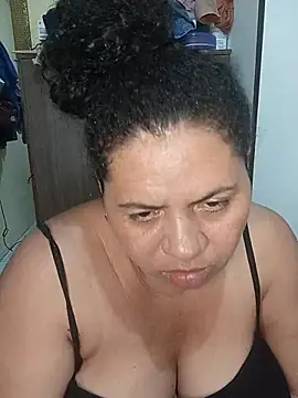 Ravena2290 live sex cam