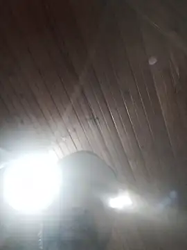 Leocesar37 live sex cam