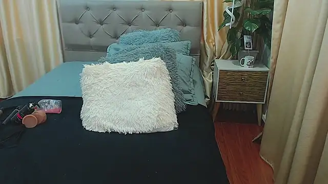 sasi_luna live sex cam