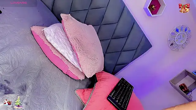 Amira_Ember live sex cam