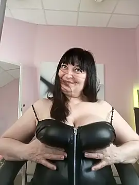 Women-pleasures live sex cam