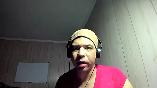 NaturalBeautyQueen live sex cam