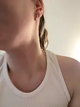 _CherryBloom_ live sex cam