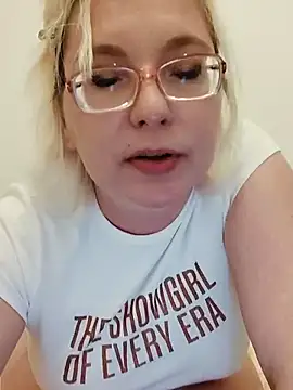 VikaKing's cam snapshot