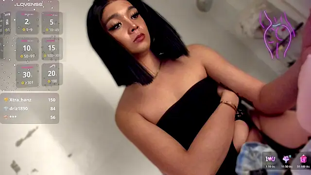 TrinityFucksYou live sex cam