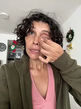 MireyaTorresGu live sex cam