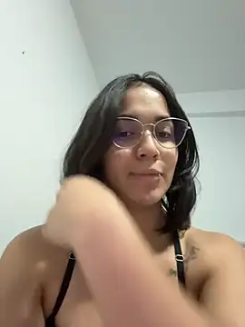 MiaMorenoo live sex cam
