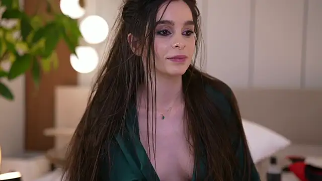 DoviaClaire live sex cam