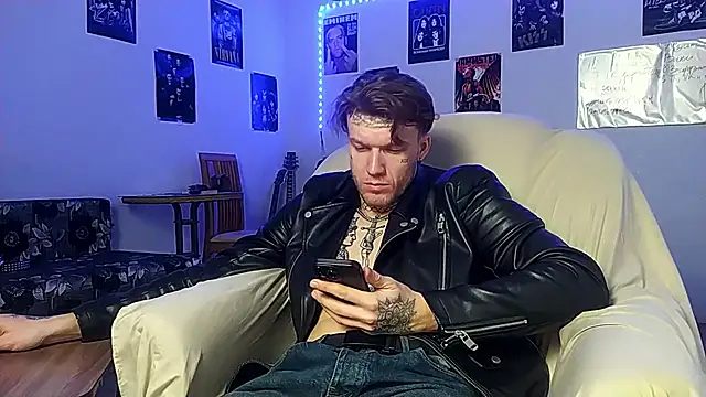 Huntall77 live sex cam