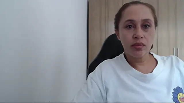 RoxanaLove9's cam snapshot