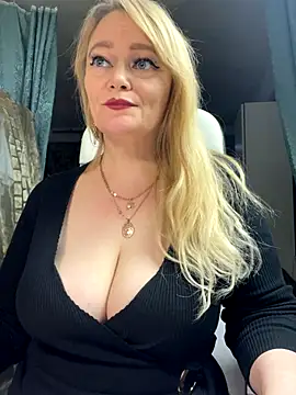 Sweet-blonde live sex cam