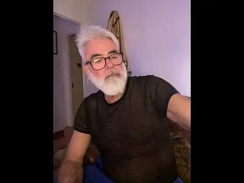 LeatherSdaddy live sex cam