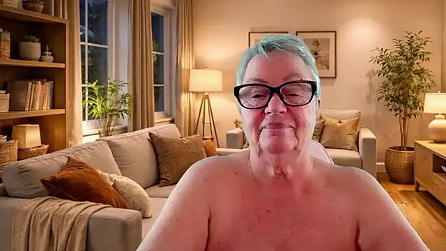 Mystery-Grandmother's cam snapshot