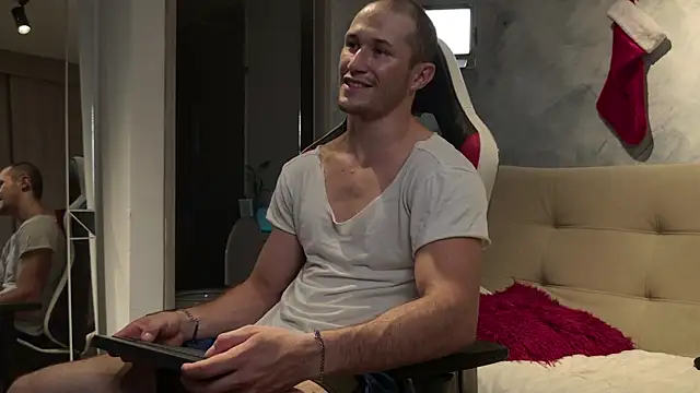 AxelFairchaild live sex cam