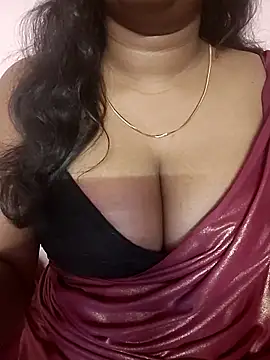 Keerthee_ live sex cam