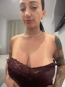 Ninabigtitied's cam snapshot