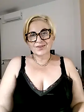 Pumabionda live sex cam