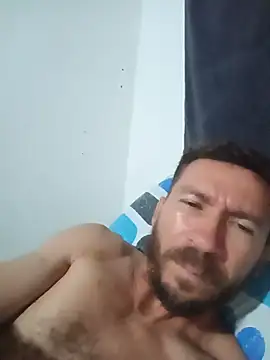 RobertoLuiz84 live sex cam