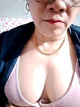 small-house123's cam snapshot