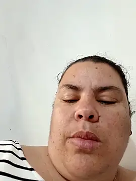 yaneth_'s cam snapshot