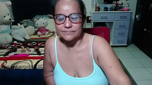 pervert_mommy_'s cam snapshot