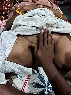 Yourhotybhabhi live sex cam