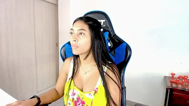 sophiax-x live sex cam