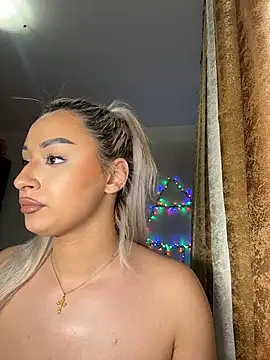 Kylie_One's cam snapshot