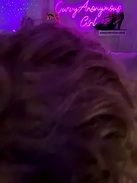 CurvyAnonymousGirl89's cam snapshot