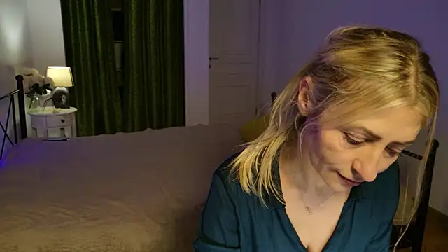 ZoeGrant's cam snapshot