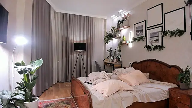 NicoleLuv's cam snapshot