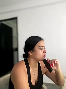 JuanitaMore01's cam snapshot