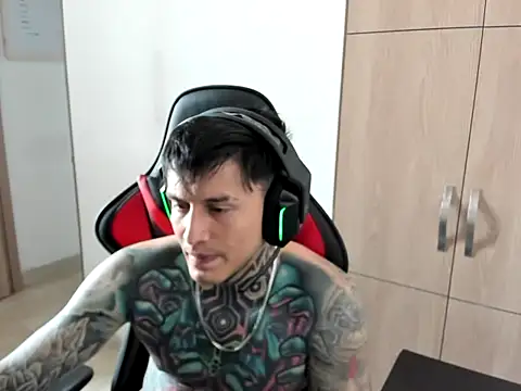 Chrissblack live sex cam