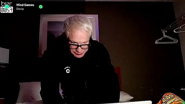 Snarfle82 live sex cam