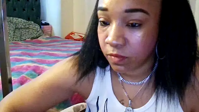 YasmineMinaj's cam snapshot