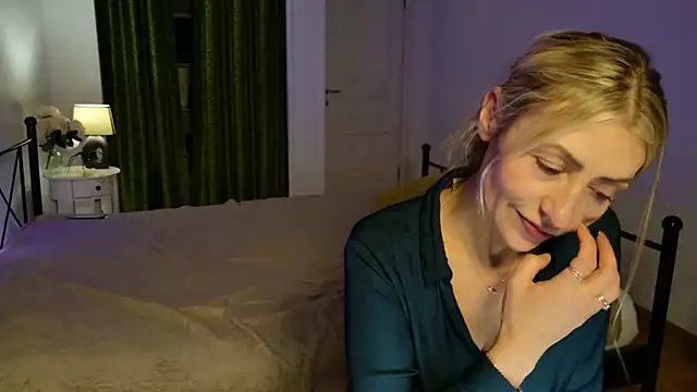 ZoeGrant's cam snapshot